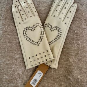 Steve Madden cream pleather silver studded gloves. Size S/M